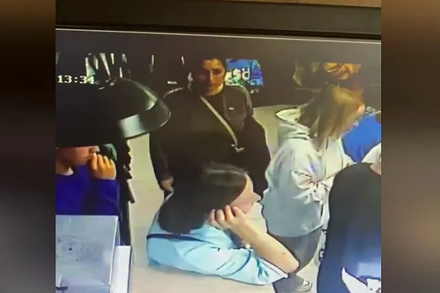 В Екатеринбурге воровка стащила телефон ребёнка из примерочной