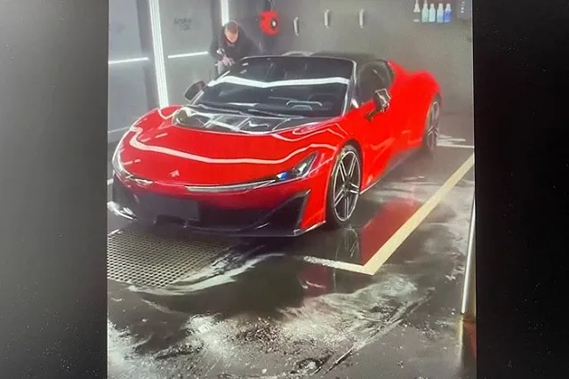 Сын уральского миллиардера купил самую быструю машину в Екатеринбурге