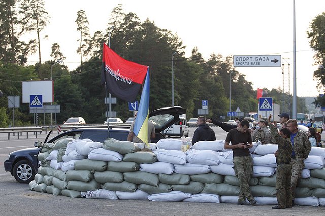 Британские журналисты назвали боевиков «Правого сектора» фашистами