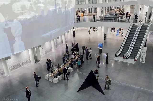 На берегу Исети появился гигантский арт-объект