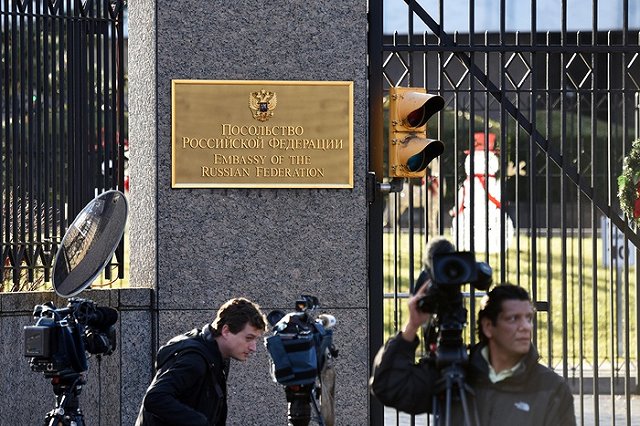 В Индии умер российский посол