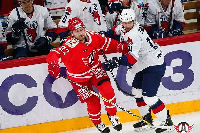 «Автомобилист» потерпел первое поражение в сезоне, уступив «Торпедо» в серии буллитов