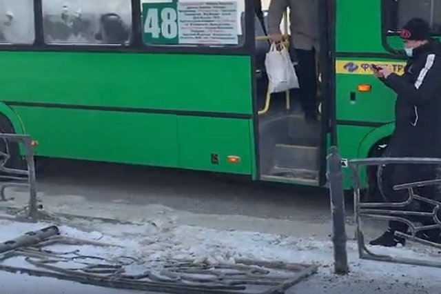 Куйвашев сообщил, когда в Екатеринбурге появится больше вместительного транспорта