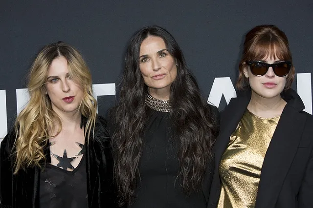 СМИ сообщили о романе Деми Мур с британским принцем