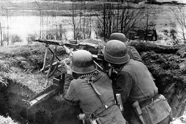 Блогера, разоблачившего «школьника из бундестага», оштрафовали за пропаганду СС