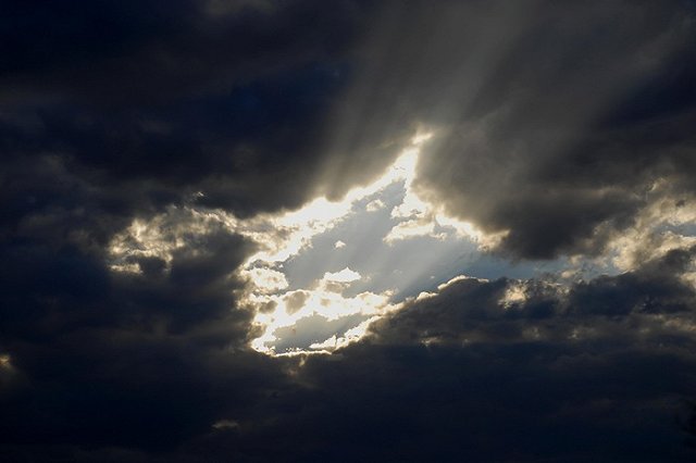 Екатеринбуржцев возмутило перекрытие движения в центре города в грозу