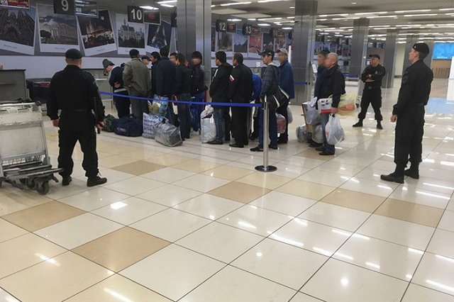 Миграционные подразделения свердловского ГУ МВД меняют режим приема граждан