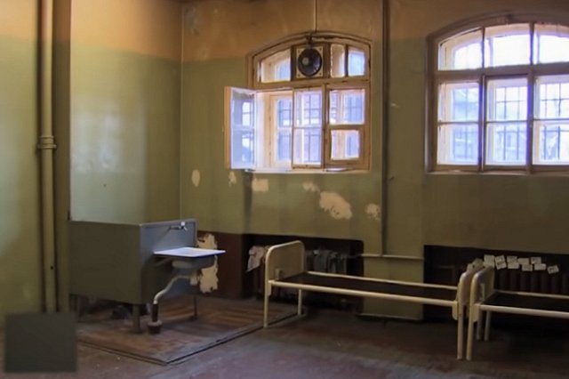 До смерти забившего мать свердловчанина отправили в психбольницу