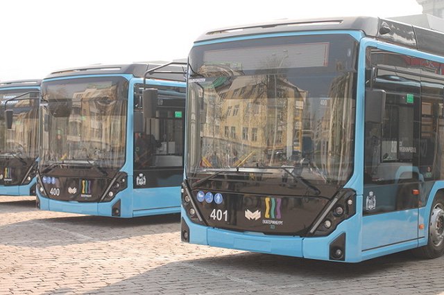 В Екатеринбурге новые синие троллейбусы стали ломаться из-за потепления