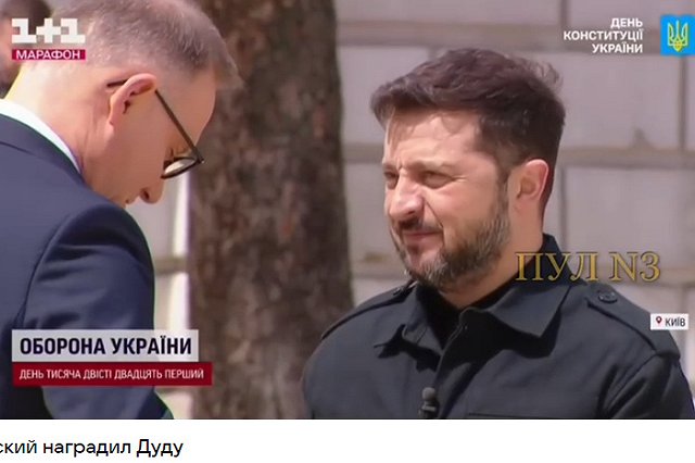 Зеленский заявил Дуде, что не проходил Волынскую резню в школе