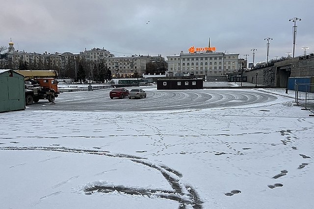 В Екатеринбурге Исторический сквер перегородили забором
