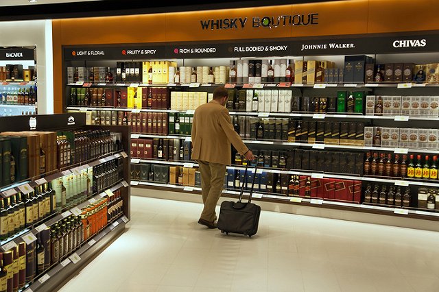 Завод по производству поддельного элитного алкоголя накрыли в Челябинске