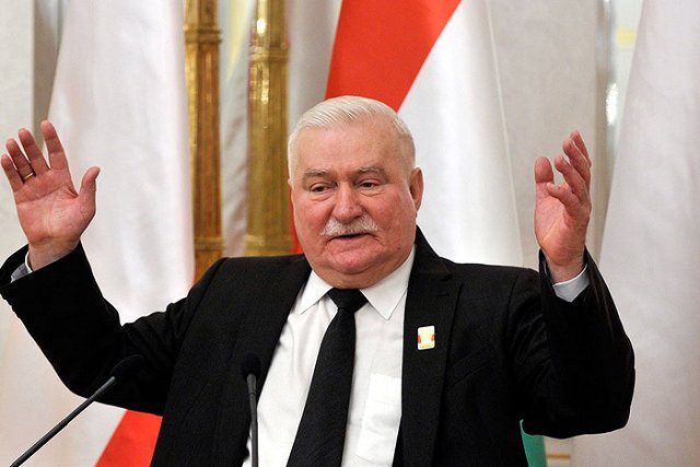 Валенса подаст в суд за раскрытие сведений о его работе на спецслужбы