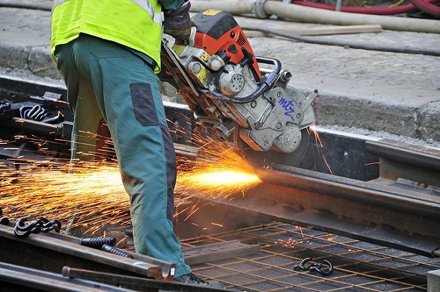 Гортранс будет закрывать движение трамваев по Луначарского