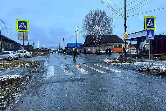 В свердловском посёлке водитель Ford отвлёкся от дороги и насмерть сбил 14-летнюю школьницу на «зебре»