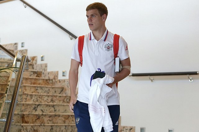 Курящего кальян под гимн России Кокорина сняли в Монте-Карло