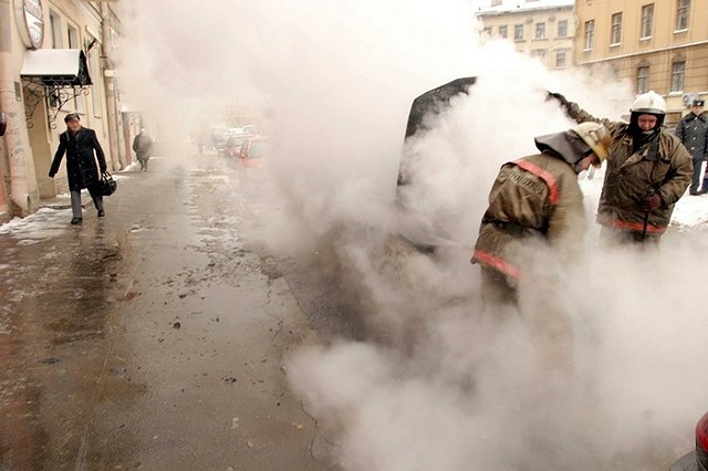 «Грели на балконе банки»: пожар в хабаровской многоэтажке унес три жизни