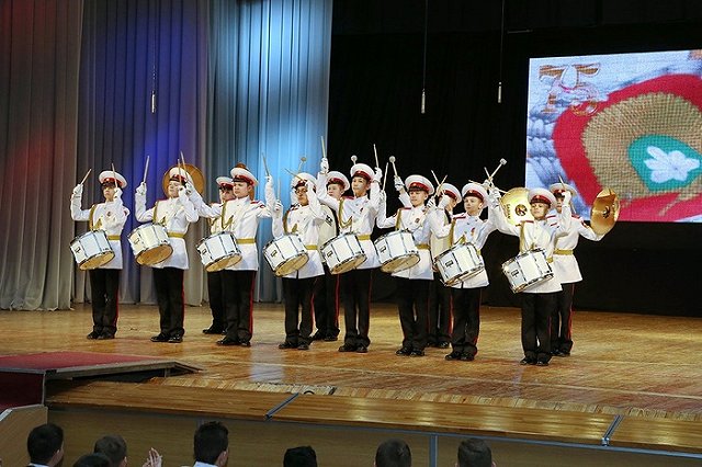 Названа причина появления личинок червей в легких суворовцев