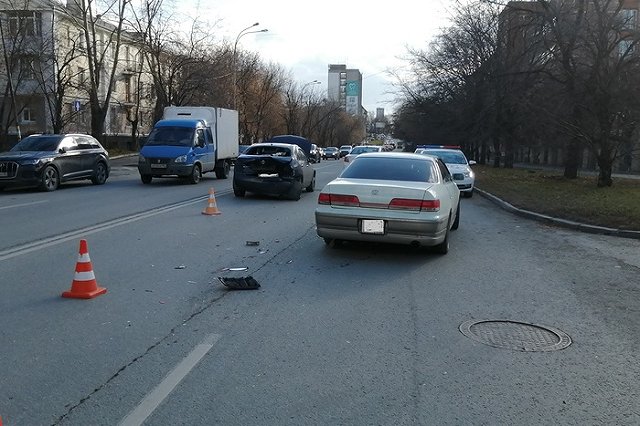 Двухлетний ребенок пострадал в ДТП, устроенном в Екатеринбурге 19-летним злостным нарушителем