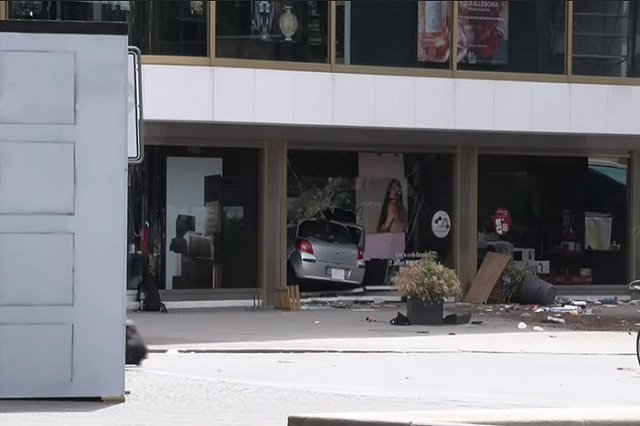 ZDF: водитель, въехавший в толпу школьников в Берлине, страдает психическим расстройством