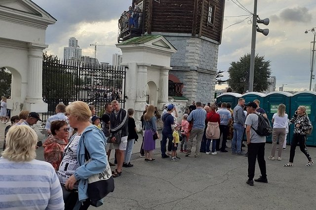 Мэрия Екатеринбурга нашла нового поставщика уличных туалетов