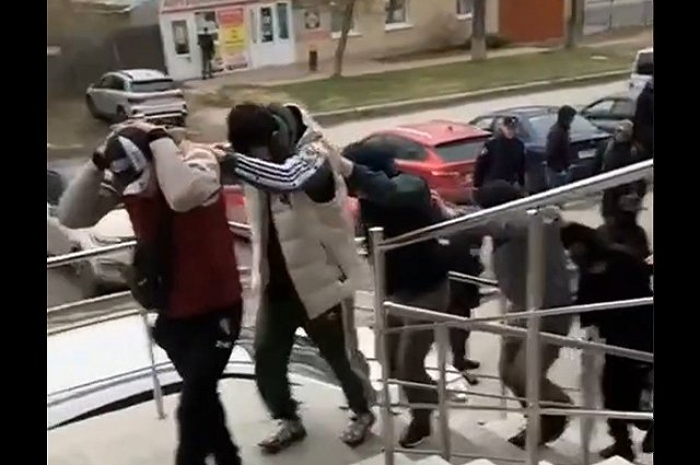 Силовики устроили очередной рейд на мигрантов под Екатеринбургом