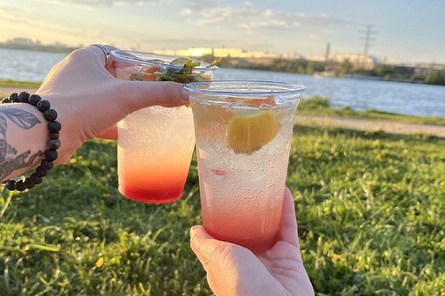 Екатеринбуржцы рассказали, как спасаются от аномальной жары