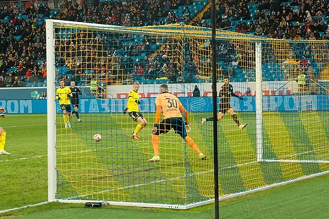 Свердловские власти продают ФК «Урал»