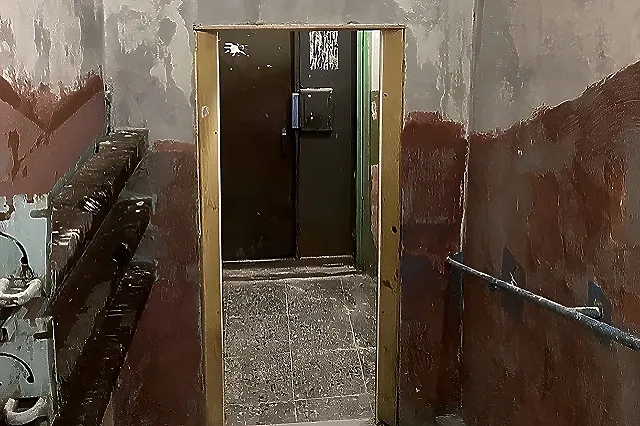 В Екатеринбурге насильник напал на женщину в лифте