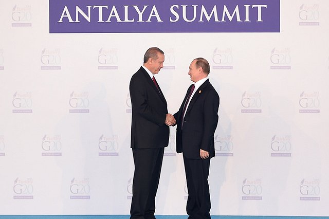 Девочка поставила Путина в трудное положение вопросом про Порошенко и Эрдогана