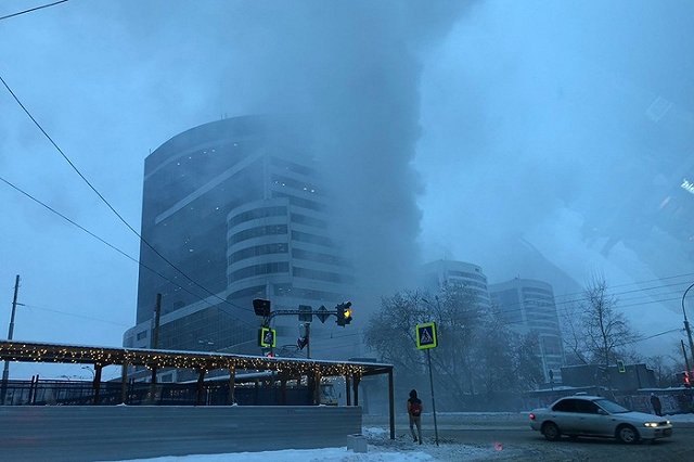 Над Радищева поднялся столб дыма