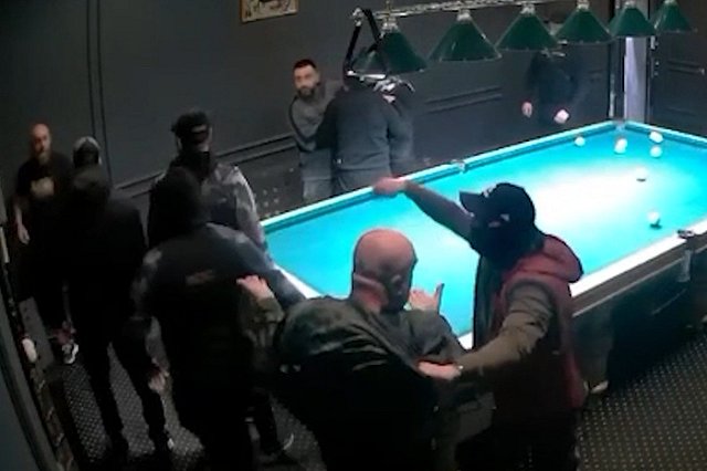 Есть погибший: в Свердловской области банда устроила массовую драку в бильярдной