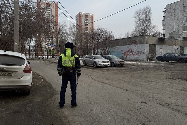 На дорогах Екатеринбурга в выходные ожидается наплыв сотрудников ГИБДД