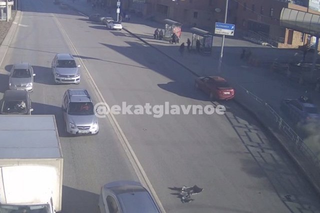 Опубликовано ВИДЕО вчерашнего ДТП у «Таганского ряда» с пятью пострадавшими