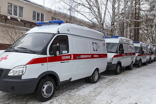 В школе Екатеринбурга умер человек