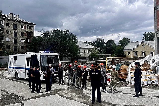 Мигрантов в России обяжут платить налоги авансом