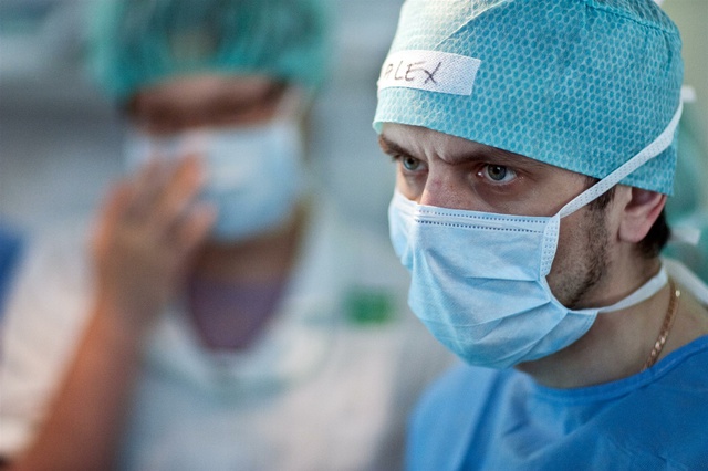 Сокращения продолжаются: сотрудникам Роспотребнадзора урезали выплаты