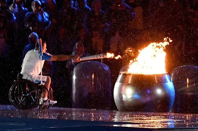 МПК заинтересовался личностью пронесшего флаг России белорусского паралимпийца