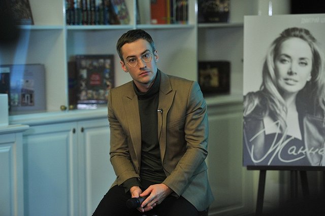 Сын Жанны Фриске потребовал от дедушки вернуть дом и деньги