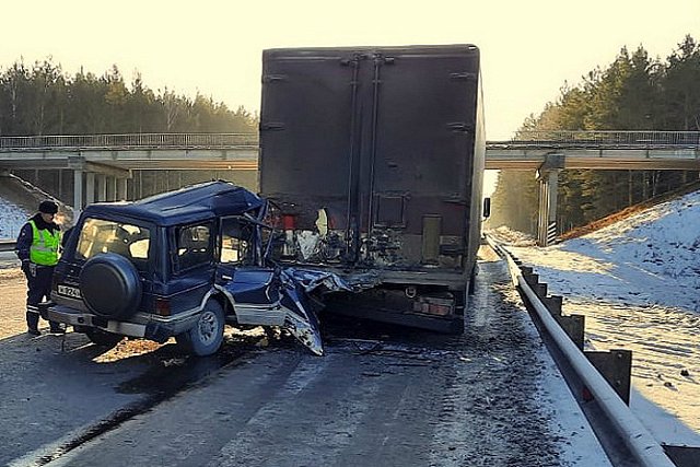 С места ДТП под Екатеринбургом пострадавшего водителя эвакуировали вертолетом