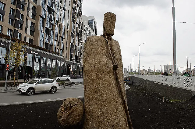 В Екатеринбурге арестовали мужчину, заставлявшего хозяина переписать на него арендованную квартиру