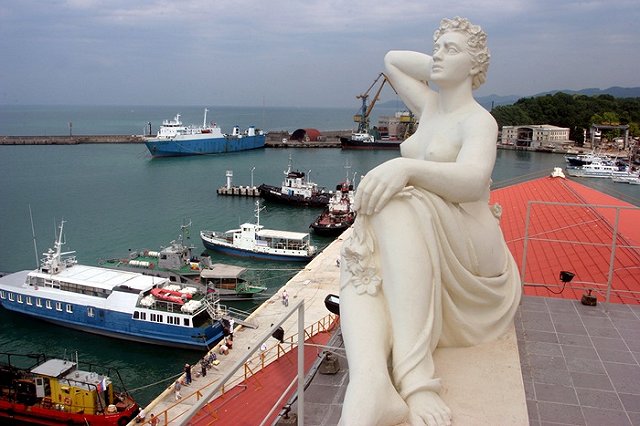 Карнавальное шествие пройдет в Сочи в честь открытия курортного сезона