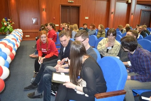 Психология толпы. В преддверии ЧМ по футболу МЧС провели для студентов баттл