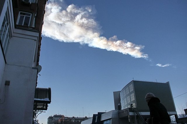 Астероид размером с футбольное поле пролетит вблизи от Земли