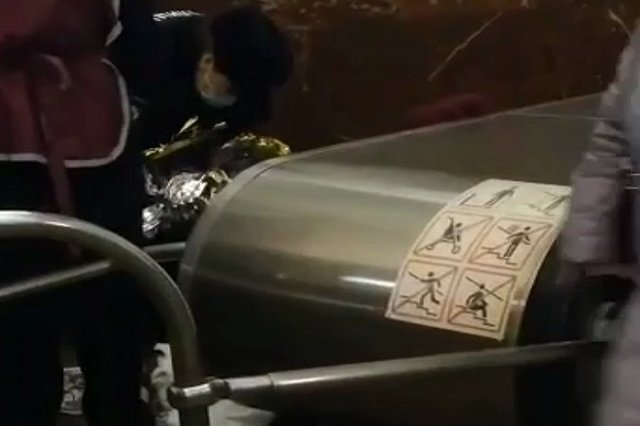 В Москве женщина родила ребёнка в метро