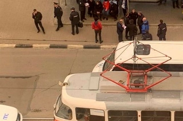 Шестиклассник умер после того, как пассажир толкнул его в трамвае