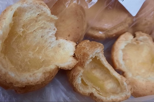 Екатеринбурженка не обнаружила крема в профитролях по цене хорошего торта