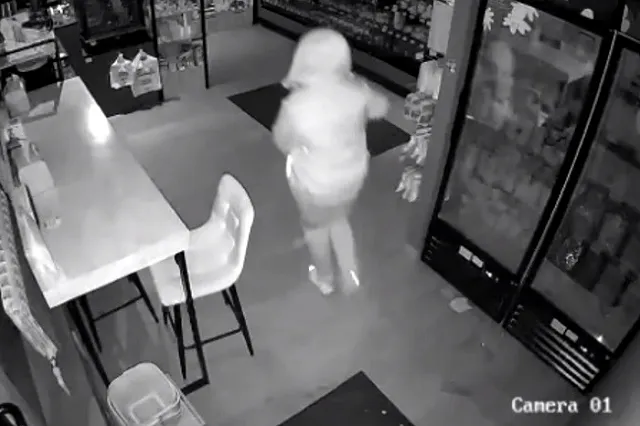 В Екатеринбурге подростки ограбили «ЖизньМарт» на 80 тысяч рублей