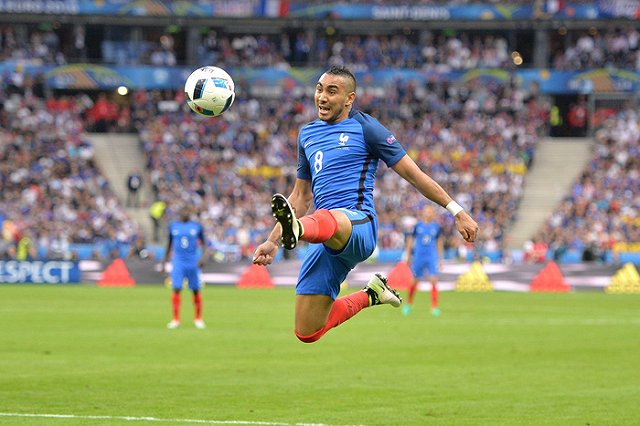 Старт Евро-2016: крученый мяч Пайе принес первую победу фаворитам турнира