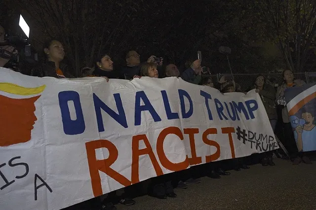 Тысячи человек вышли на протест против Трампа